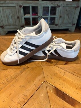 Boys Adidas White Sneakers with Black Stripes and Gum Sole